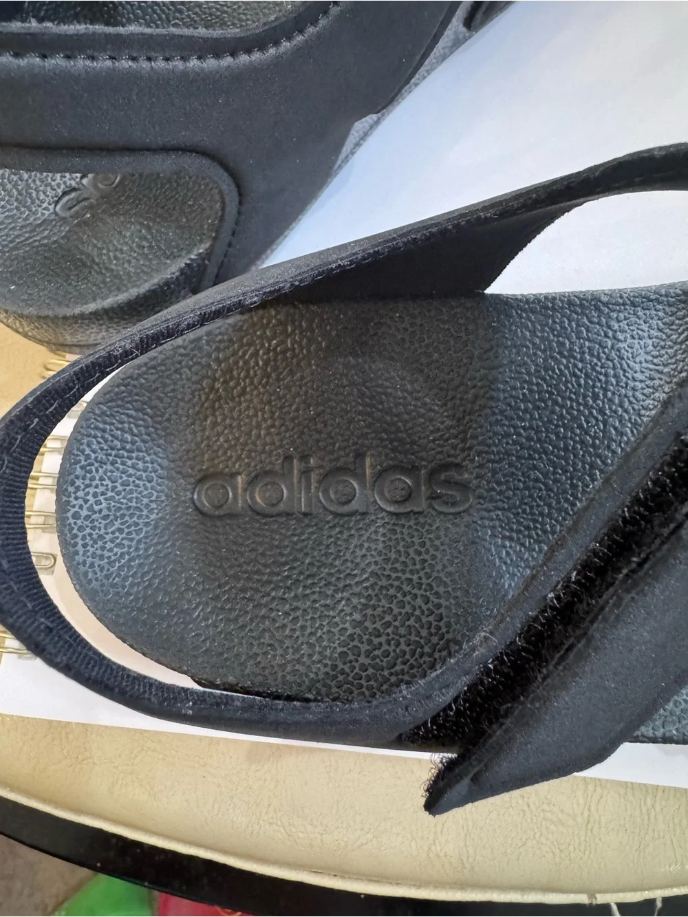 Adidas Kids Sz. 3